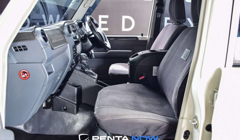 
								Toyota Land Cruiser 79 2.8 Gd-6 Diesel D Cab full									