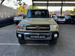 
										Toyota Land Cruiser 79 4.0 Pick-Up full									