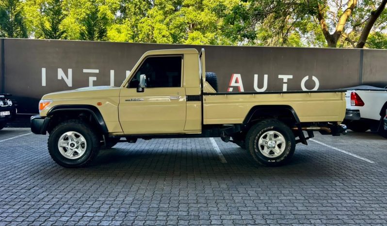 
								Toyota Land Cruiser 79 4.0 Pick-Up full									