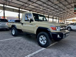 
										Toyota Land Cruiser 79 4.0 Pick-Up full									