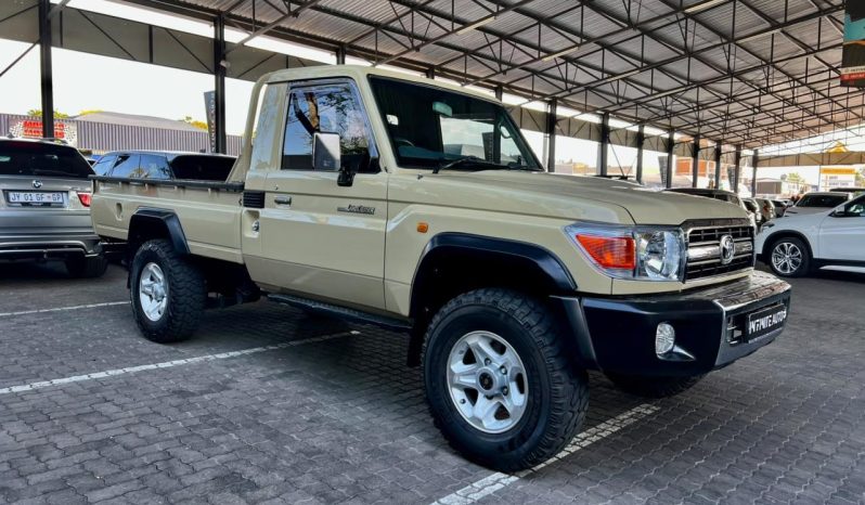 
								Toyota Land Cruiser 79 4.0 Pick-Up full									
