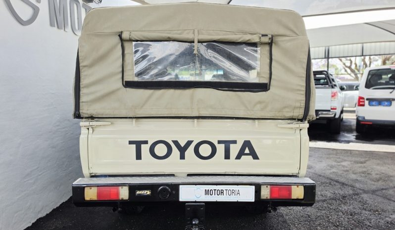 
								Toyota Land Cruiser Pick-Up 4.5 Brutus full									