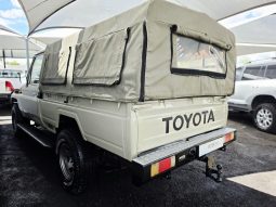 
										Toyota Land Cruiser Pick-Up 4.5 Brutus full									