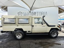 
										Toyota Land Cruiser Pick-Up 4.5 Brutus full									