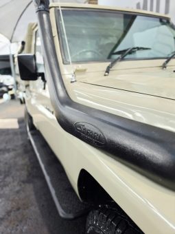 
										Toyota Land Cruiser Pick-Up 4.5 Brutus full									