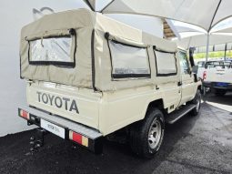 
										Toyota Land Cruiser Pick-Up 4.5 Brutus full									