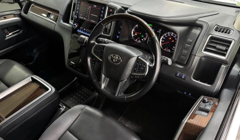 
								Toyota Quantum 2.8 Lwb Vx 6 Seater full									