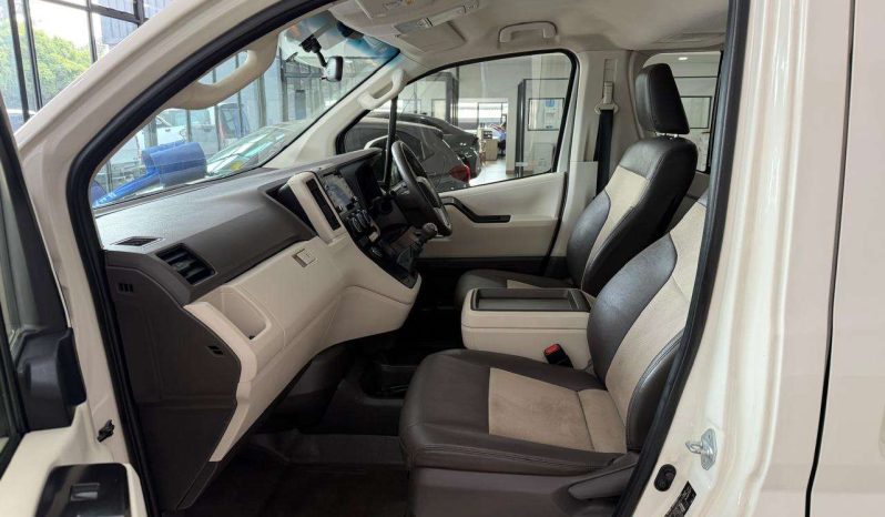 
								Toyota QUANTUM/HIACE QUANTUM 2.8 GL 11 SEAT full									