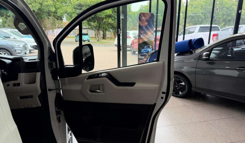 
								Toyota QUANTUM/HIACE QUANTUM 2.8 GL 11 SEAT full									