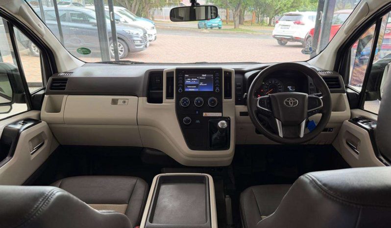 
								Toyota QUANTUM/HIACE QUANTUM 2.8 GL 11 SEAT full									