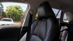 
										Toyota RAV4 2.0 GX-R AWD full									