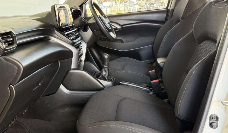 
								Toyota Urban Cruiser 1.5 Xs full									