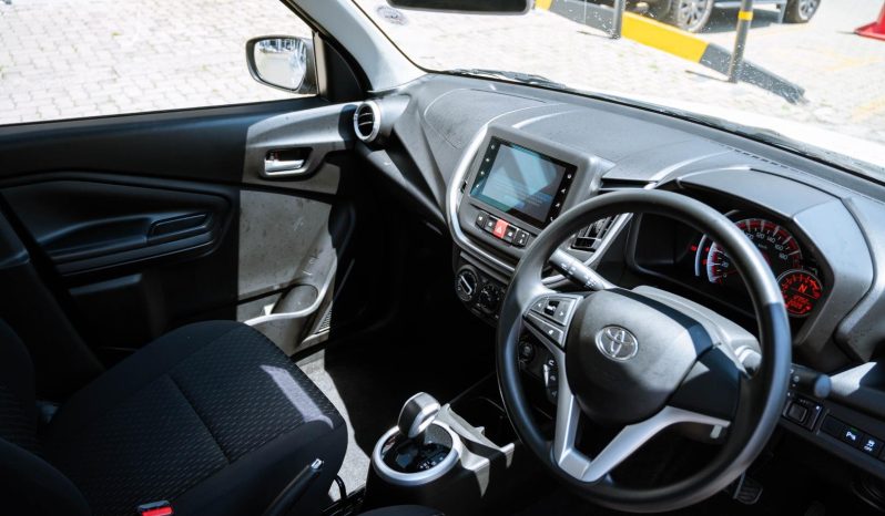 
								Toyota Vitz 1.0 XR Auto full									