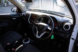 
										Toyota Vitz 1.0 XR Manual full									