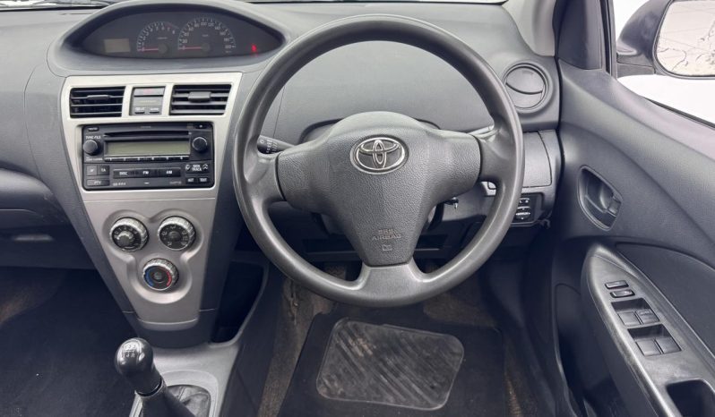 
								Toyota Yaris Zen Sedan Zen3 1.3 full									