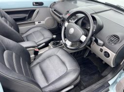 
										Volkswagen Beetle 2.0 Cabriolet full									