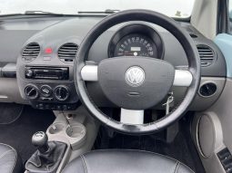
										Volkswagen Beetle 2.0 Cabriolet full									