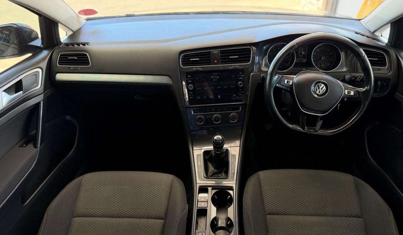 
								Volkswagen GOLF 4 / 5 / 6/ 7/ 8 GOLF VII 1.0 TSI TRENDLINE full									