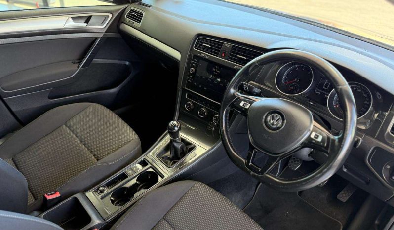 
								Volkswagen GOLF 4 / 5 / 6/ 7/ 8 GOLF VII 1.0 TSI TRENDLINE full									