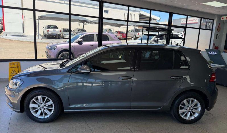 
								Volkswagen GOLF 4 / 5 / 6/ 7/ 8 GOLF VII 1.0 TSI TRENDLINE full									