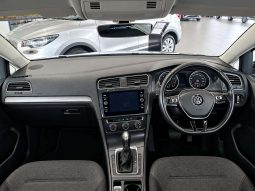 
										Volkswagen GOLF 4 / 5 / 6/ 7/ 8 GOLF VII 1.4 TSI COMFORTLINE DSG full									