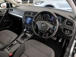 
										Volkswagen GOLF 4 / 5 / 6/ 7/ 8 GOLF VII 1.4 TSI COMFORTLINE DSG full									