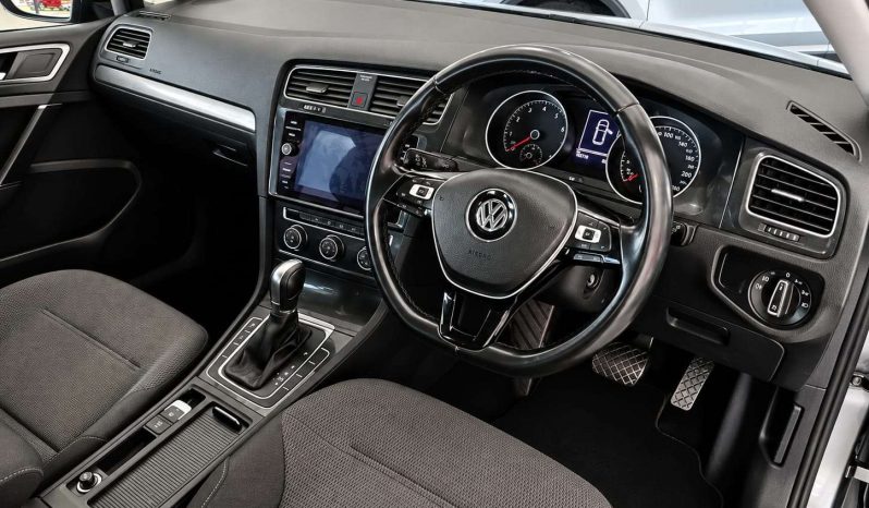
								Volkswagen GOLF 4 / 5 / 6/ 7/ 8 GOLF VII 1.4 TSI COMFORTLINE DSG full									
