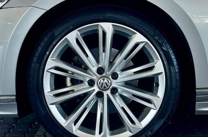 
								Volkswagen Passat 2.0 Tsi R-Line Dsg full									