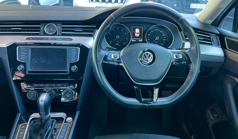 
								Volkswagen Passat 2.0 Tsi R-Line Dsg full									
