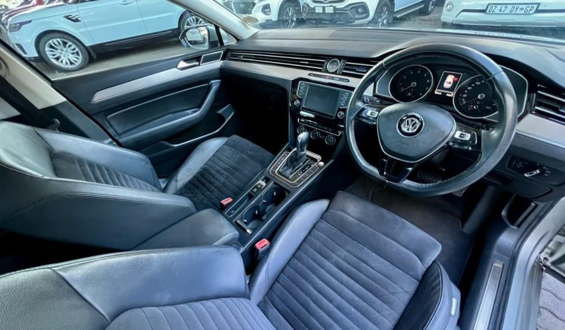 
								Volkswagen Passat 2.0 Tsi R-Line Dsg full									