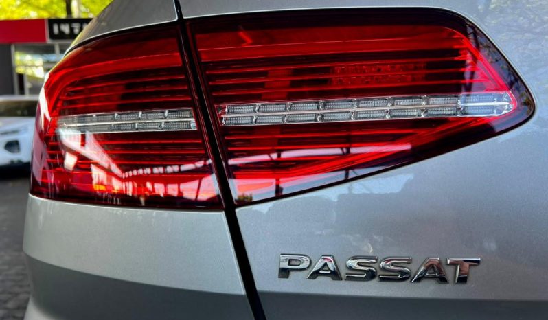 
								Volkswagen Passat 2.0 Tsi R-Line Dsg full									