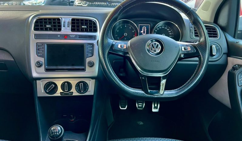 
								Volkswagen Polo Crosspolo 1.2 Tsi full									