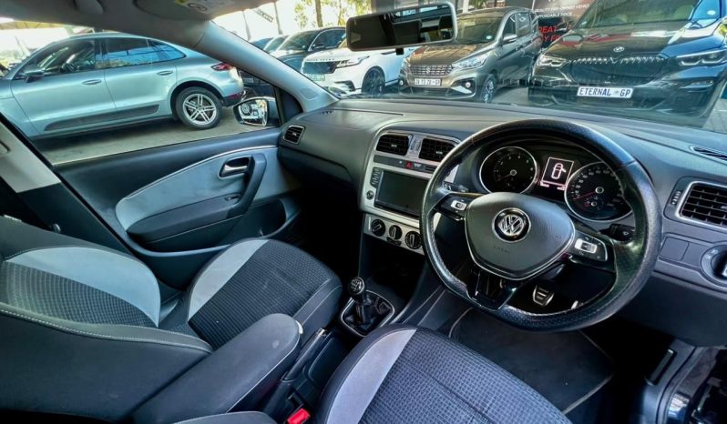 
								Volkswagen Polo Crosspolo 1.2 Tsi full									