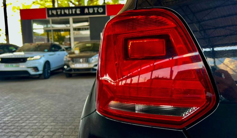 
								Volkswagen Polo Crosspolo 1.2 Tsi full									