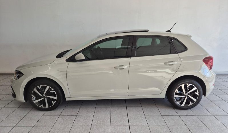 
								Volkswagen Polo Hatch 1.0 Tsi Life Dsg full									