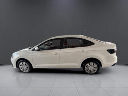 VOLKSWAGEN POLO SEDAN 1.6 BASE