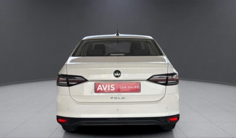 
								VOLKSWAGEN POLO SEDAN 1.6 BASE full									