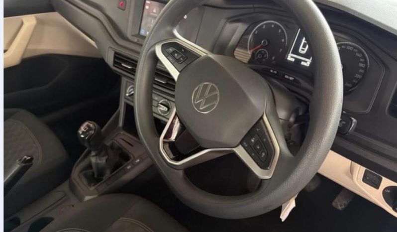 
								VOLKSWAGEN POLO SEDAN 1.6 BASE full									