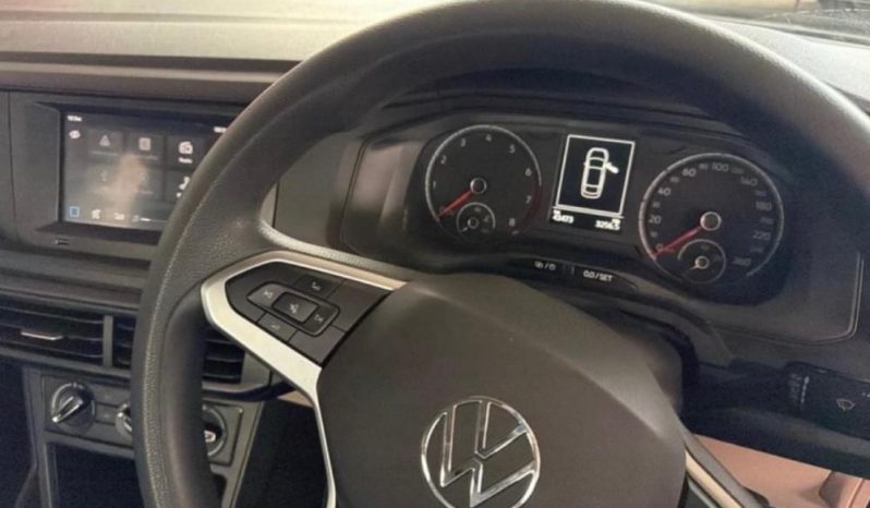 
								VOLKSWAGEN POLO SEDAN 1.6 BASE full									