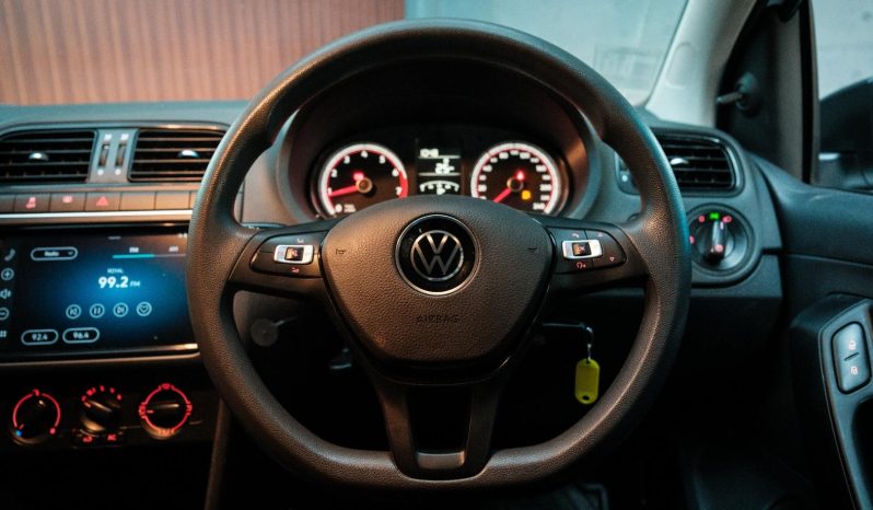 
								Volkswagen Polo Vivo Hatch 1.4 full									