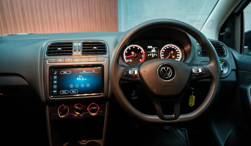
								Volkswagen Polo Vivo Hatch 1.4 full									