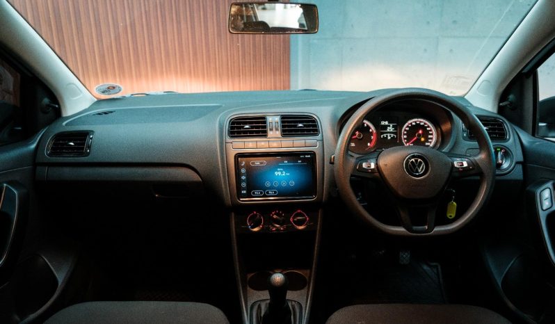 
								Volkswagen Polo Vivo Hatch 1.4 full									