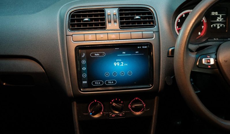
								Volkswagen Polo Vivo Hatch 1.4 full									