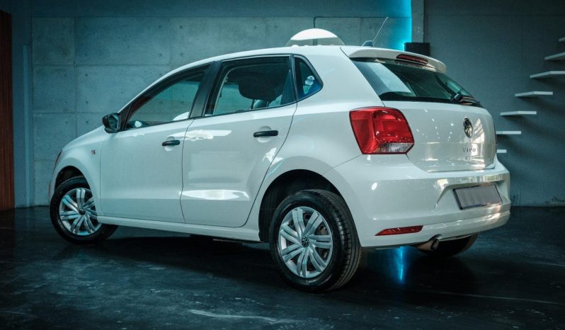 
								Volkswagen Polo Vivo Hatch 1.4 full									