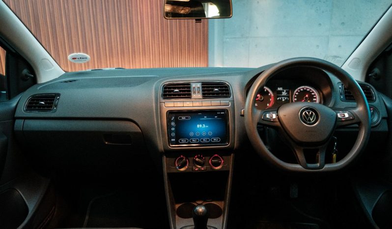 
								Volkswagen Polo Vivo Hatch 1.4 full									