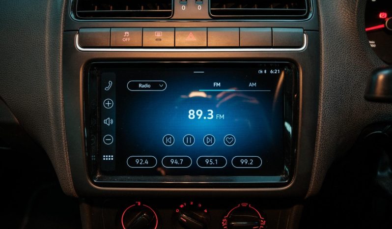 
								Volkswagen Polo Vivo Hatch 1.4 full									