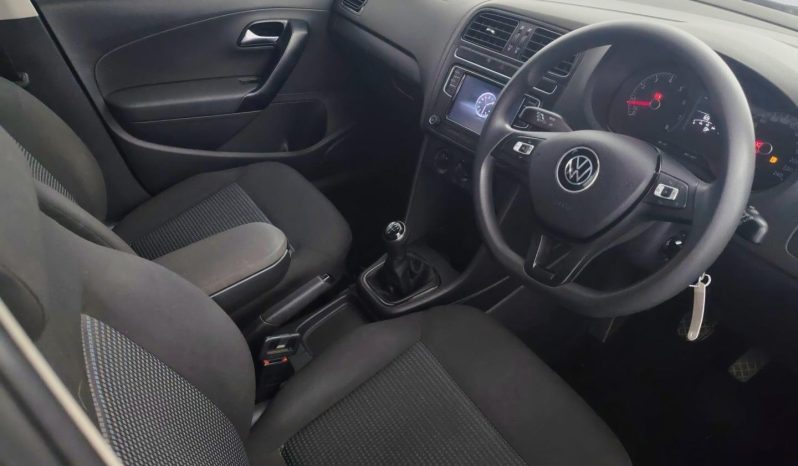 
								Volkswagen Polo Vivo Hatch 1.4 Comfortline full									
