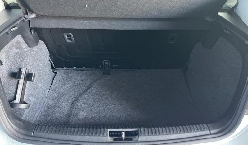 
								Volkswagen Polo Vivo Hatch 1.4 Comfortline full									