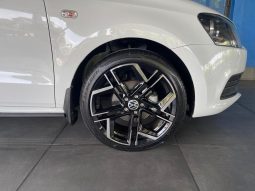 
										Volkswagen Polo Vivo Hatch 1.4 Comfortline full									