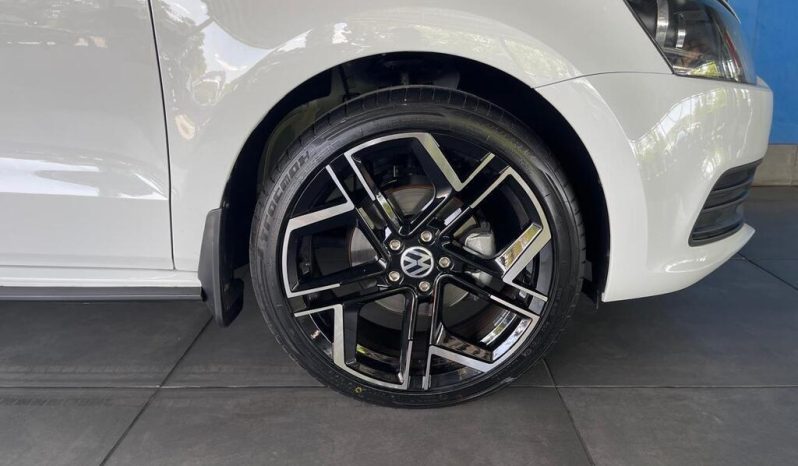 
								Volkswagen Polo Vivo Hatch 1.4 Comfortline full									
